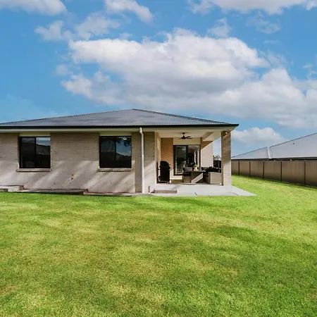 'logan House' A Modern Country-style Retreat Mudgee