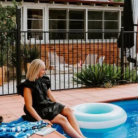 'mortimer Gardens' Country Charm In The Heart Of *