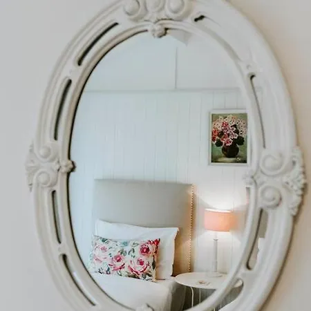 Holiday home 'mortimer Gardens' Country Charm In The Heart Of