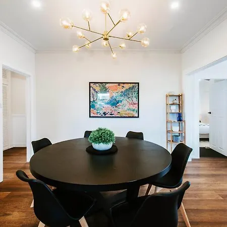 Hotel The Valerie - A Chic Family Haven In Town Mudgee