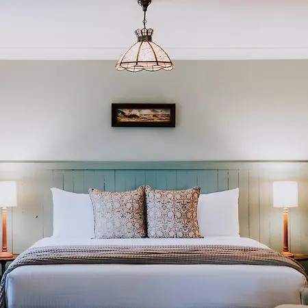 Black Springs - A Romantic Bushland Escape