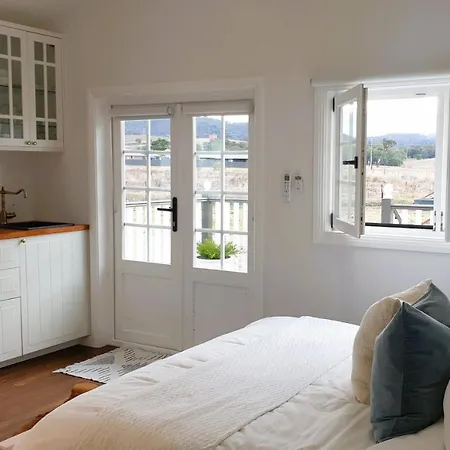 Dangerfield Oaks Boutique Cottage's Mudgee