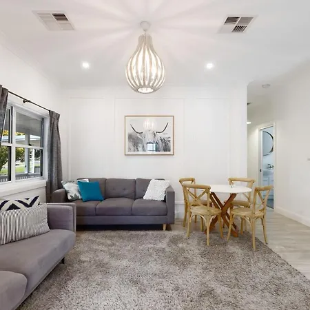 Beautiful 2 Bedroom With So Much To Enjoy
