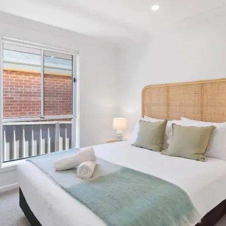 Beautiful 3 Bedroom Getaway Holiday home Mudgee