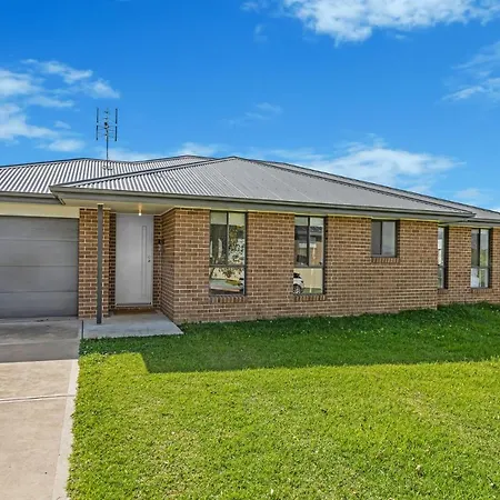 Charming 3 Bedroom Retreat *