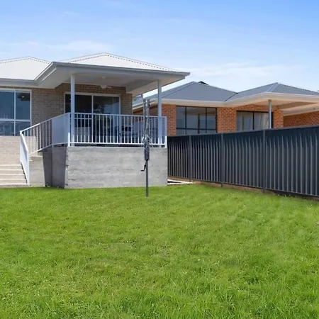 Beautiful 3 Bedroom Getaway Holiday home