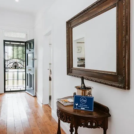Holiday home Yarranvale On Gladstone - A Gorgeous Country Abode *