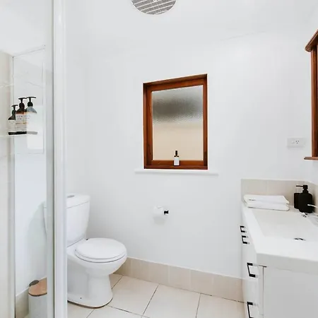 Yarranvale On Gladstone - A Gorgeous Country Abode Holiday home Mudgee