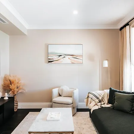 Mckenna Terraces Apartment *