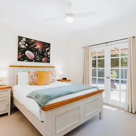 'pebble Lane Cottage' A Charming *