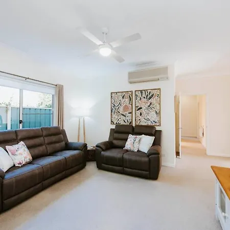 'pebble Lane Cottage' A Charming Holiday home *