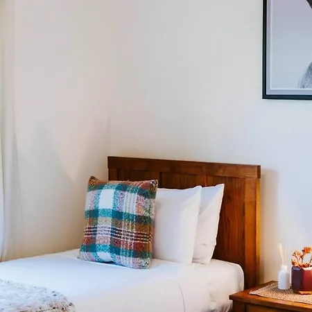 Holiday home 'pebble Lane Cottage' A Charming *