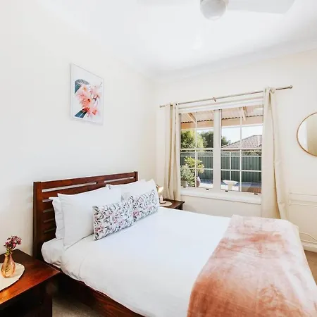 'pebble Lane Cottage' A Charming