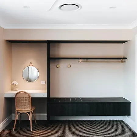 Mckenna Terraces Apartment