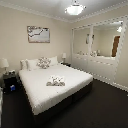 Spacious Style With Pool In - Rest Easy Mudgee