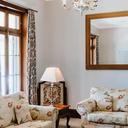 Holiday home Cawarra On The Park - Historic Grandeur Mudgee