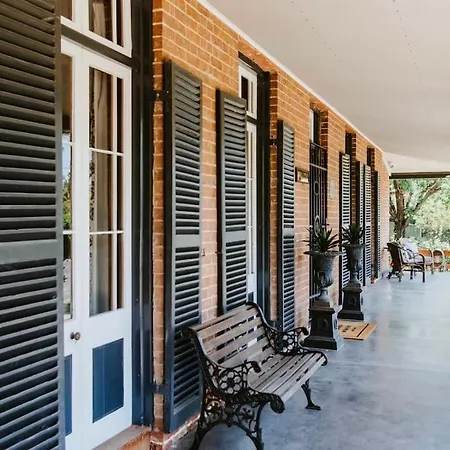 Cawarra On The Park - Historic Grandeur