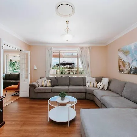 Macquarie Manor - Experience Grand Country Living Holiday home