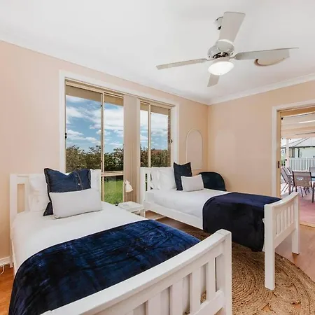 Macquarie Manor - Experience Grand Country Living *