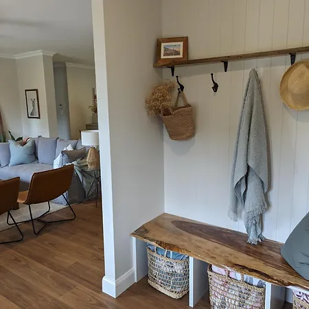 Lazy Frog Country Luxury Holiday home *