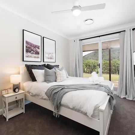 Lazy Frog Country Luxury * Mudgee