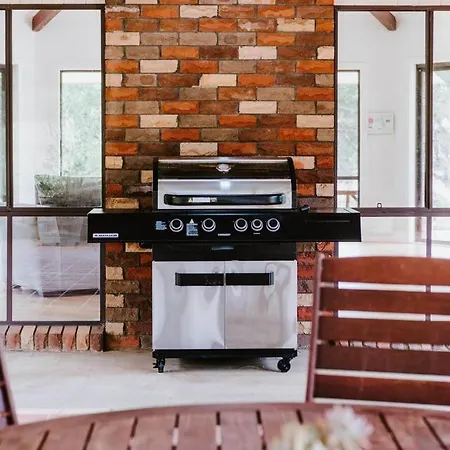 Anton Pavilion - Cheerful Country Solace In * Mudgee