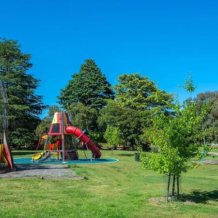 Bancroft House On Scenic Golf Course Holiday home *