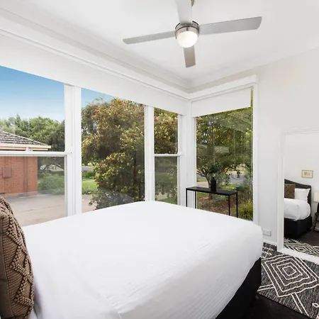 Holiday home Bancroft House On Scenic Golf Course
