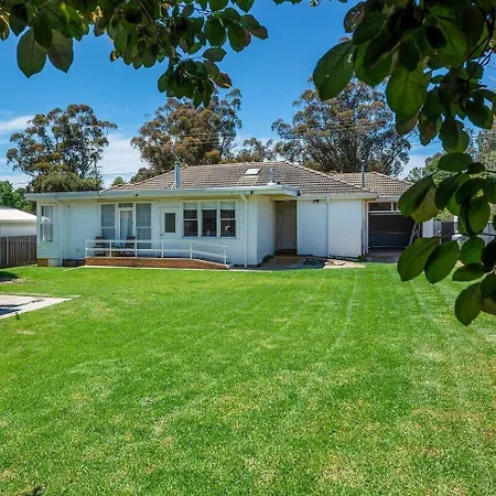 Holiday home Bancroft House On Scenic Golf Course *