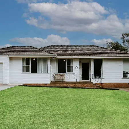 Bancroft House On Scenic Golf Course *
