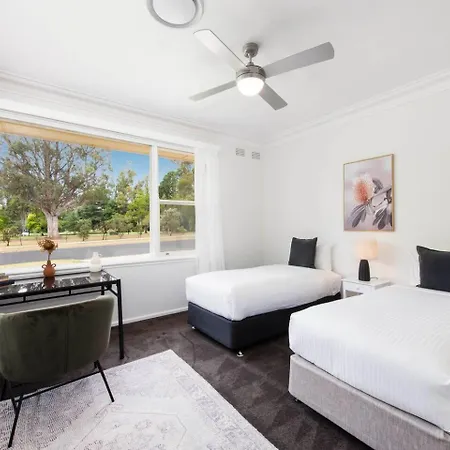 Holiday home Bancroft House On Scenic Golf Course