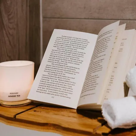Court House Hideaway - Country Comfort In Town Holiday home Mudgee
