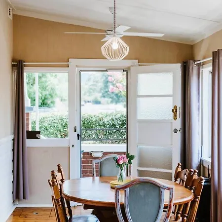 Holiday home Court House Hideaway - Country Comfort In Town Mudgee