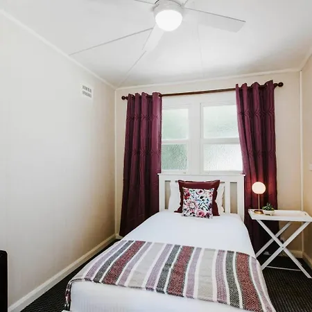 Court House Hideaway - Country Comfort In Town Mudgee