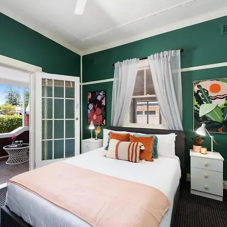 Court House Hideaway - Country Comfort In Town Mudgee
