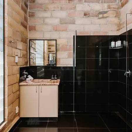 'tyalla Lodge' Unique Luxe Design In The Mountains