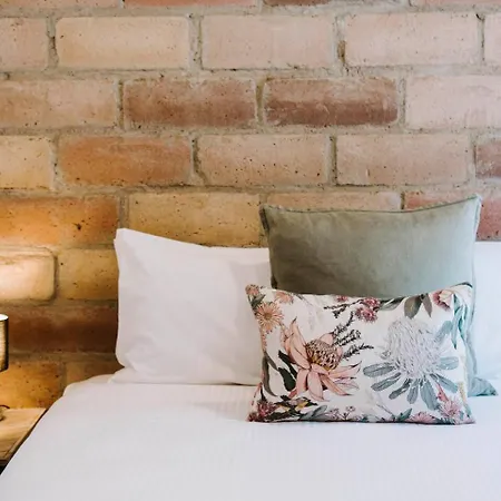'tyalla Lodge' Unique Luxe Design In The Mountains