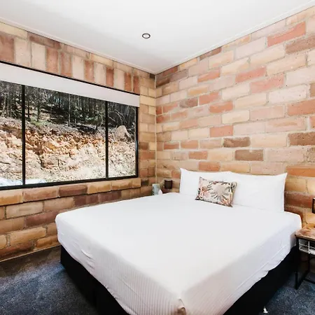 'tyalla Lodge' Unique Luxe Design In The Mountains Holiday home Mudgee