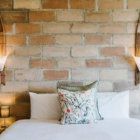 'tyalla Lodge' Unique Luxe Design In The Mountains Holiday home
