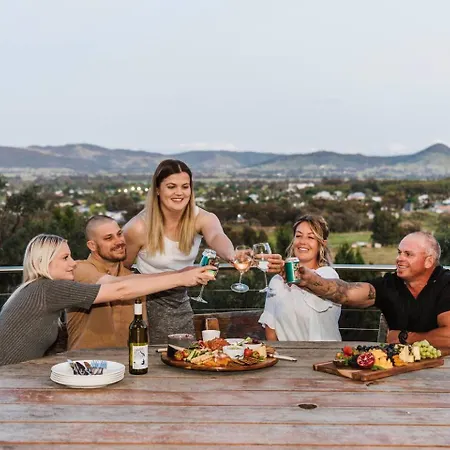 'tyalla Lodge' Unique Luxe Design In The Mountains Mudgee
