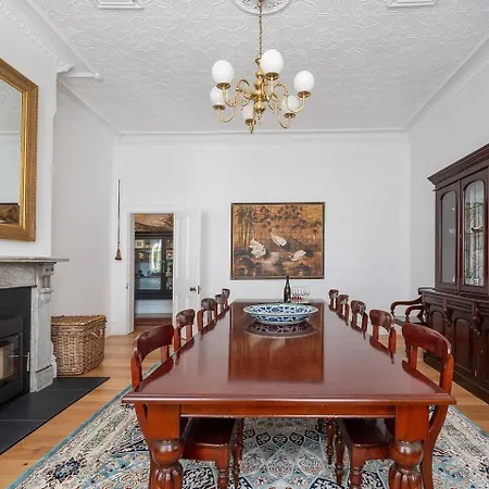 Holiday home Luxury At Lauralla - An Elegant Victorian Escape *