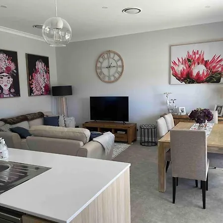 Holiday home Hamptons House -lux Mudgee