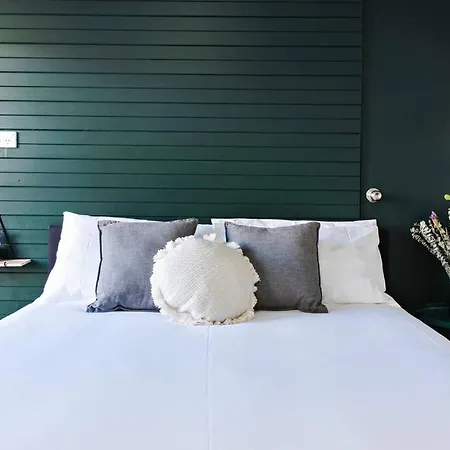 The Orange Door -a Spacious In Town * Mudgee