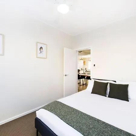 The Orange Door -a Spacious In Town Holiday home
