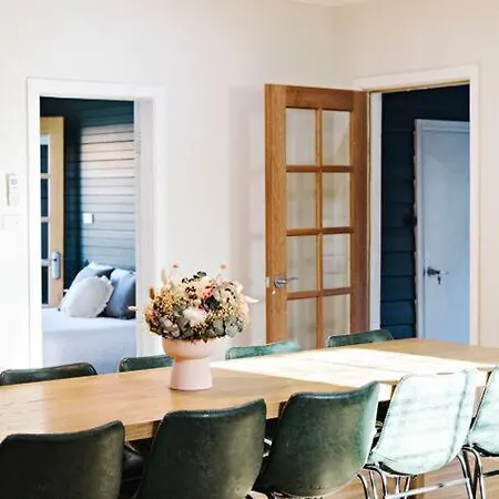 The Orange Door -a Spacious In Town *