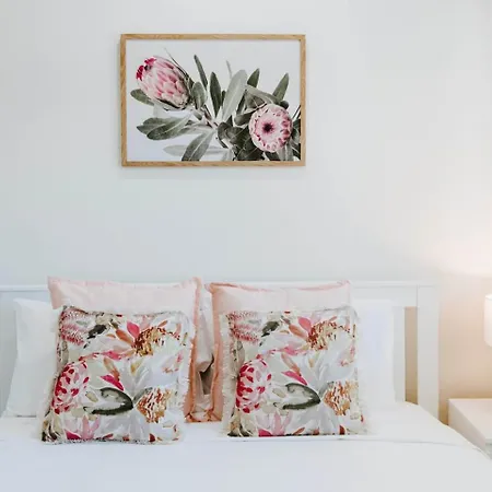 'the Karinya' Blissful Countryside Charm In