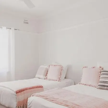 Live In The Heart Of At Fairbairn Apartment