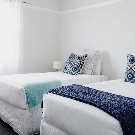 Live In The Heart Of At Fairbairn Apartment