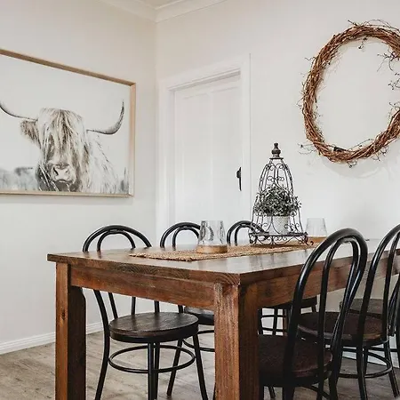 Live In The Heart Of At Fairbairn Apartment Mudgee