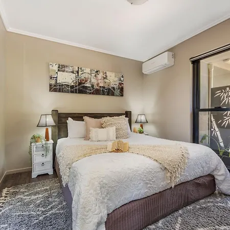 Red Lotus Retreat Apartment